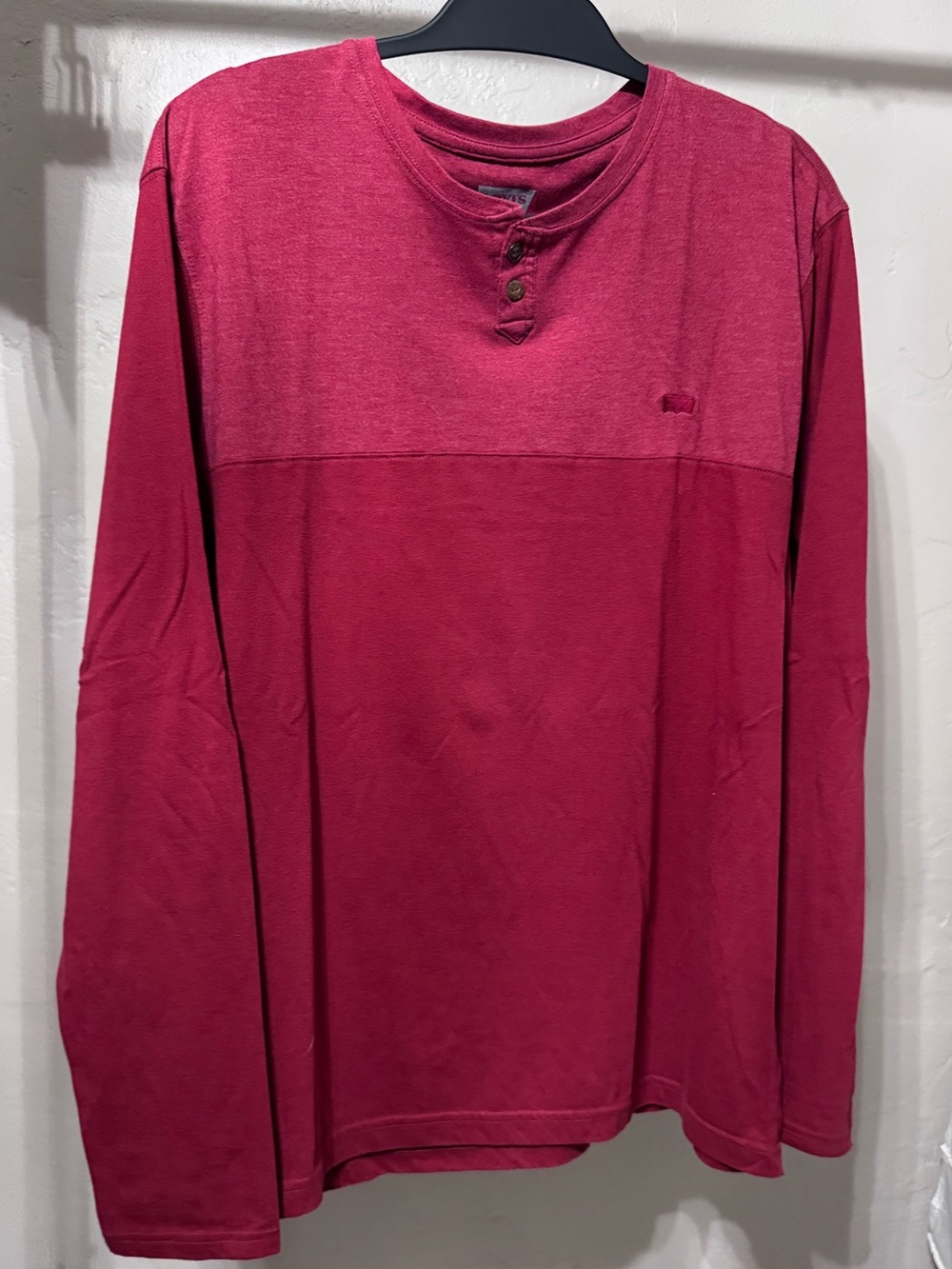 Levi's Two-Tone Long-Sleeve Henley - Deep Berry Red